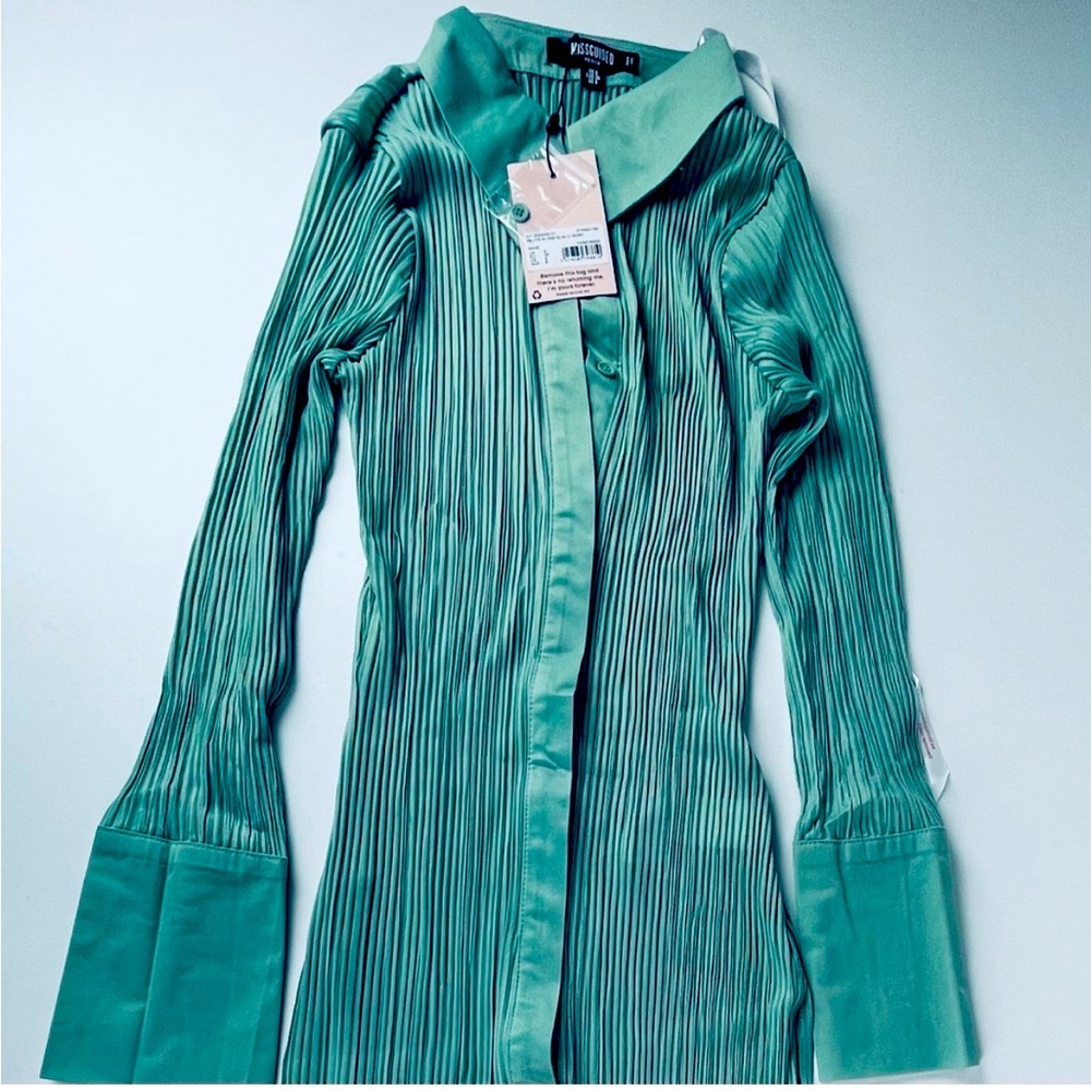 NWT PETITE PLISSE SLIM LL SHIRT